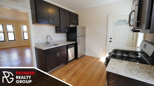 4036 N Ashland Ave Unit 2