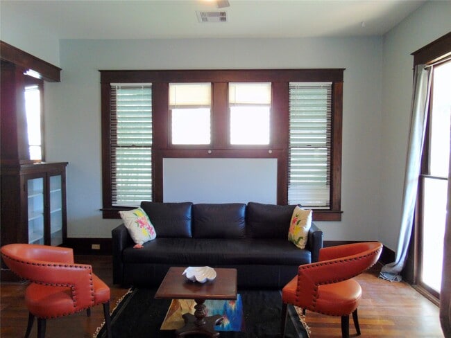 Photo - 3420 Avenue R