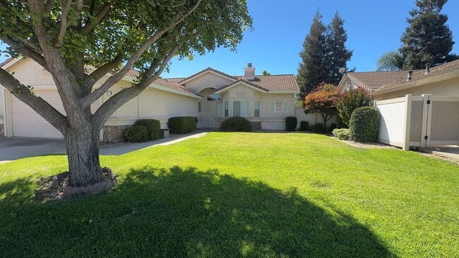 1437 Ranch House Ct