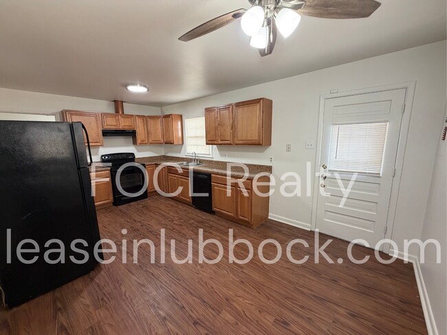 Photo - 2823 61st St