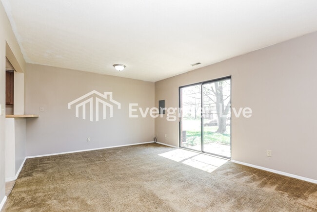Photo - 6544 Rolling Glen Dr