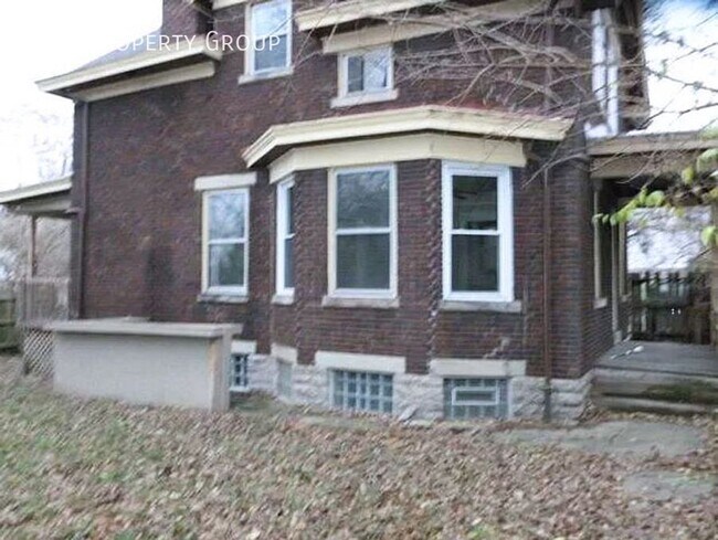 Photo - 635 Straight St Unit 635S