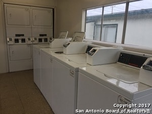 Photo - 144 W Villaret Blvd