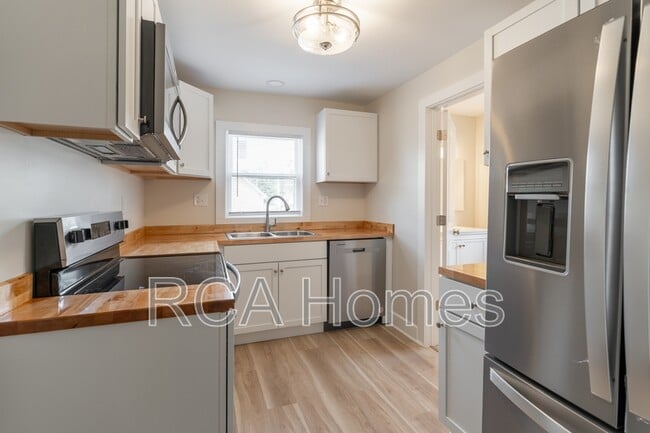 Building Photo - 1601 Villa Ave