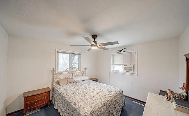 Photo - 542 Starlite Ave