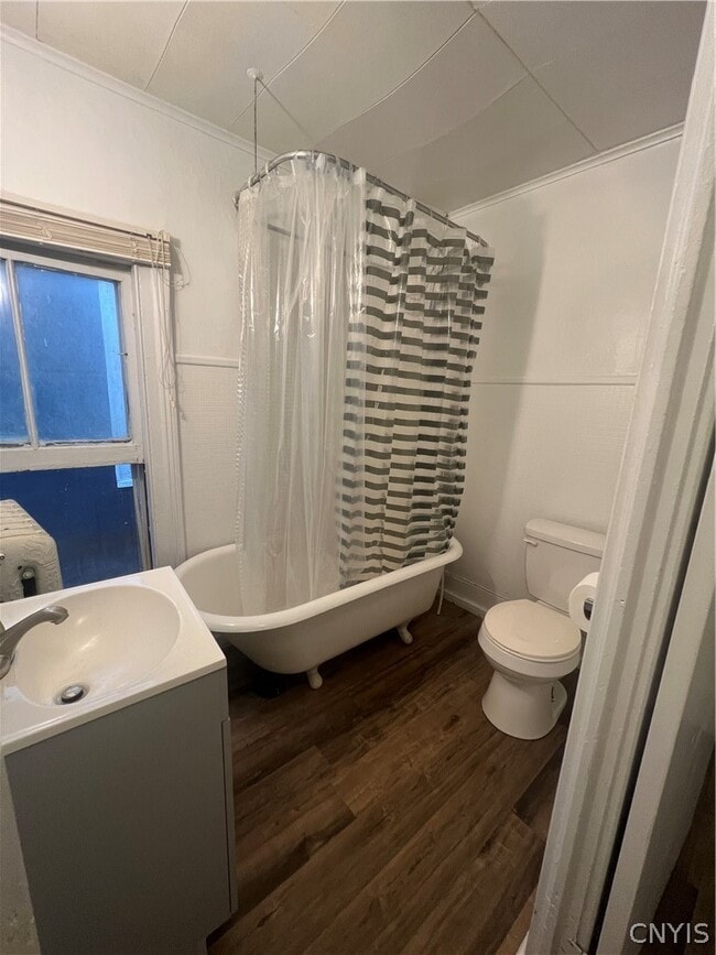 Photo - 255 W 5th St