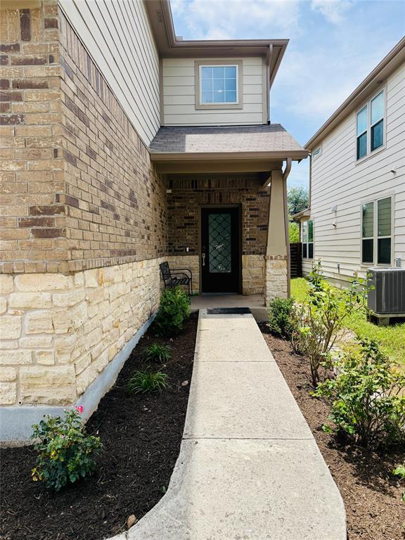 Photo - 13904 Osmarea Dr
