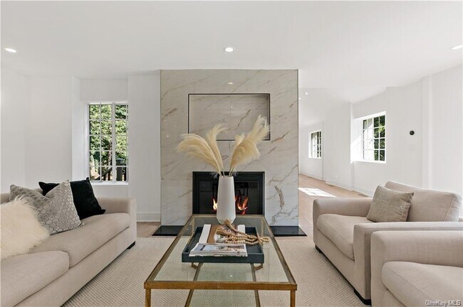 Photo - 33 Mohawk St