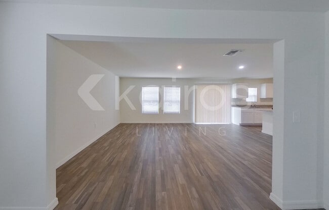 Photo - 3417 74th St W