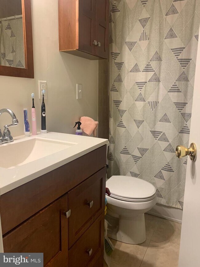 Photo - 309 S 12th St Unit 1R