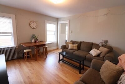 Building Photo - 29 McKenn St Unit 2