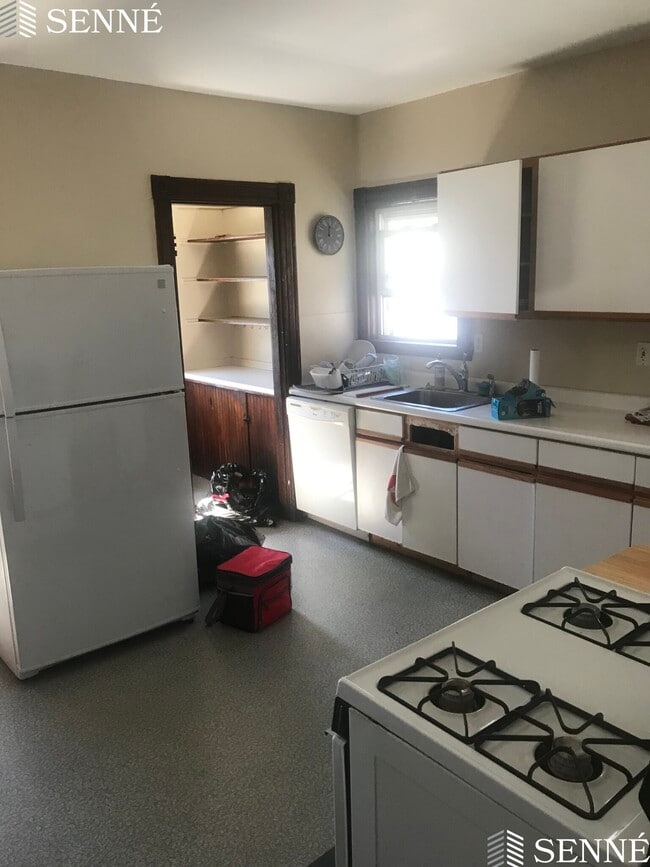 Building Photo - 19 Lovell St Unit #2