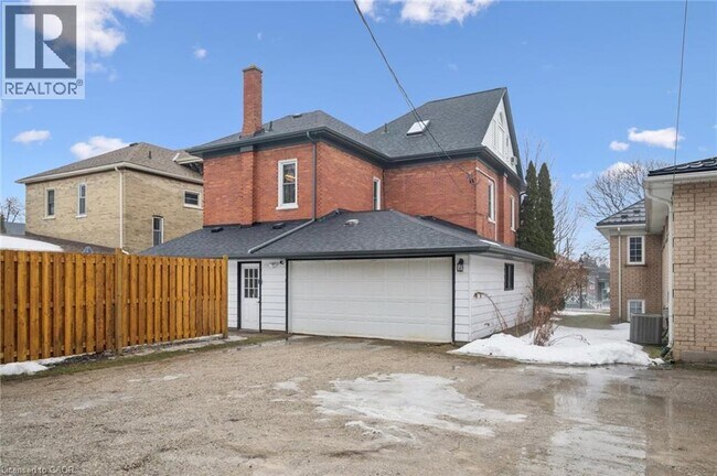 Photo - 10 Hampton St