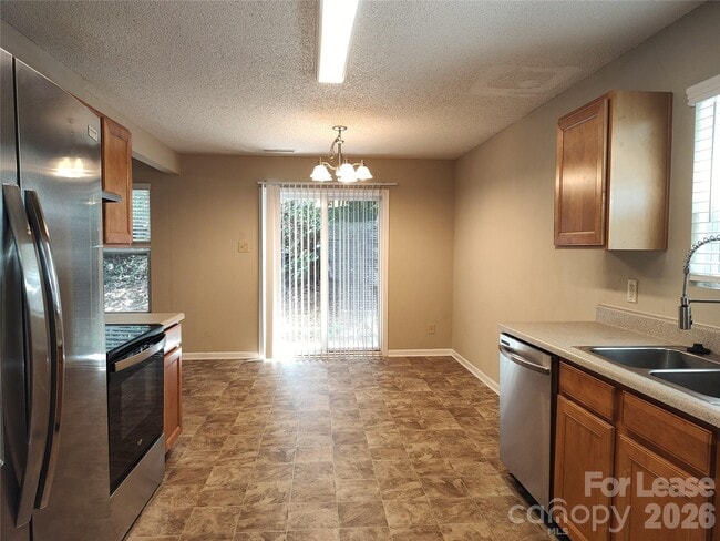 Photo - 2038 Dunsmore Ln