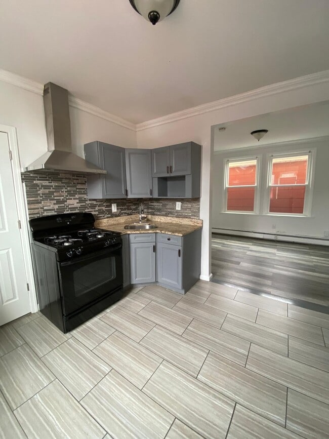 Photo - 9126 Newkirk Ave