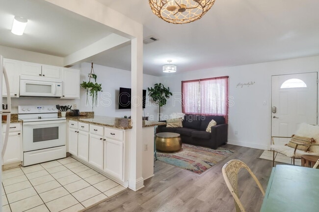 Photo - 1664 Beach Blvd