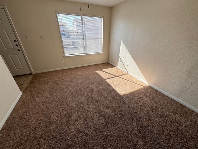 Photo - 1203 Monroe Loop Unit A