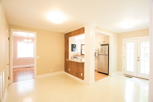 Photo - 453 Scott St