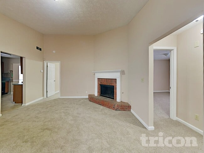 Photo - 5929 Creekside Dr