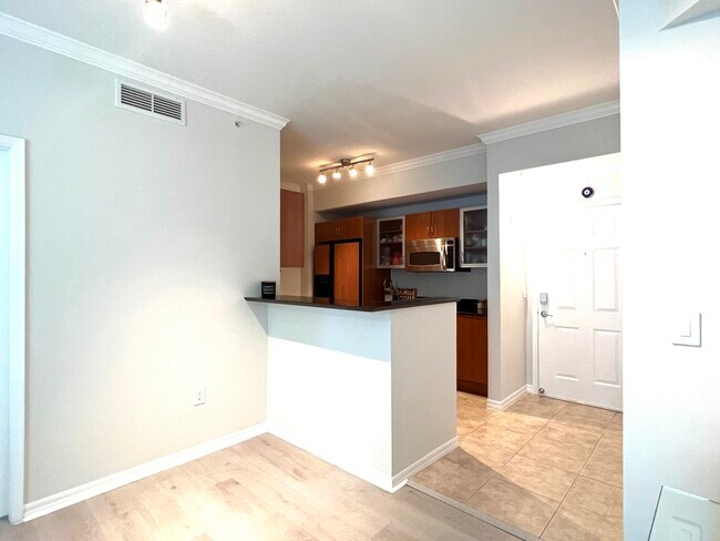 Photo - 806 E Windward Way Unidad 216