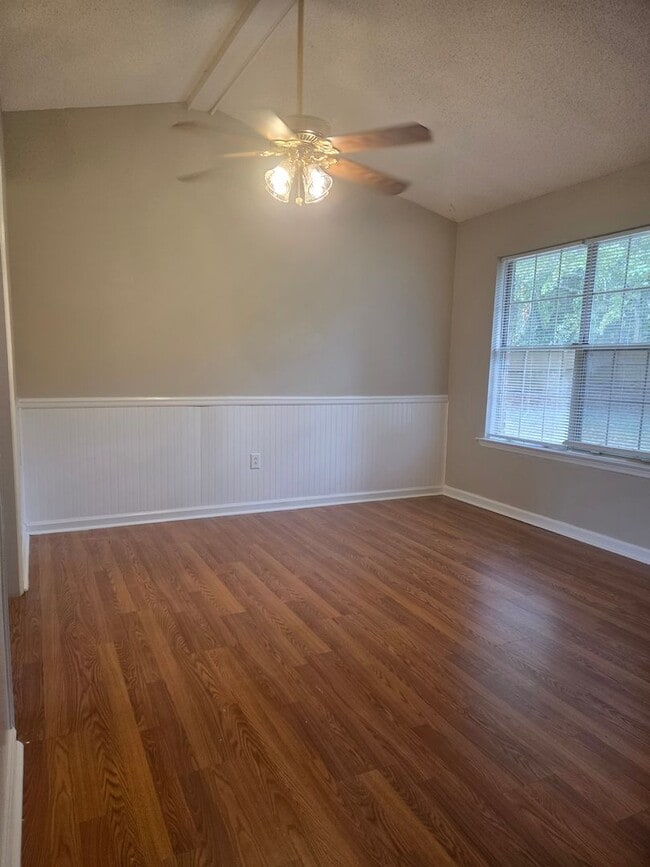 Photo - 907 Canyon Ct