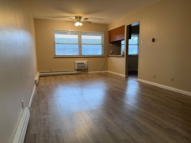 Two Bedroom Condo for Rent in Hazelwood! - Two Bedroom Condo for Rent in Hazelwood!