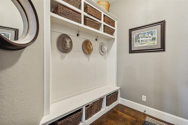 Photo - 2404 Lilyfield Dr