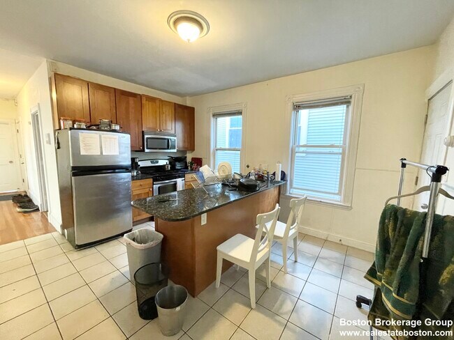 Photo - 17 Sachem St