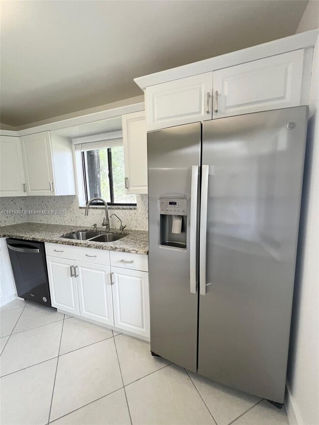 Photo - 304 Racquet Club Rd Condo Unit 206