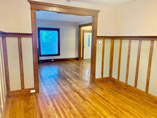 Photo - 4 Bedroom, 1.5 Bath Home – North East Gran...