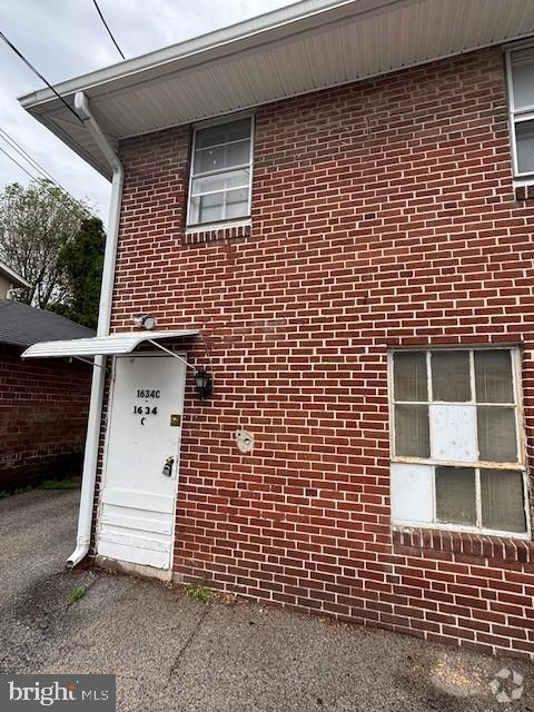 Building Photo - 1634 W Market St Rental
