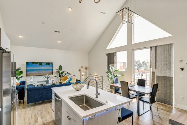 Photo - 3411 N Albion St