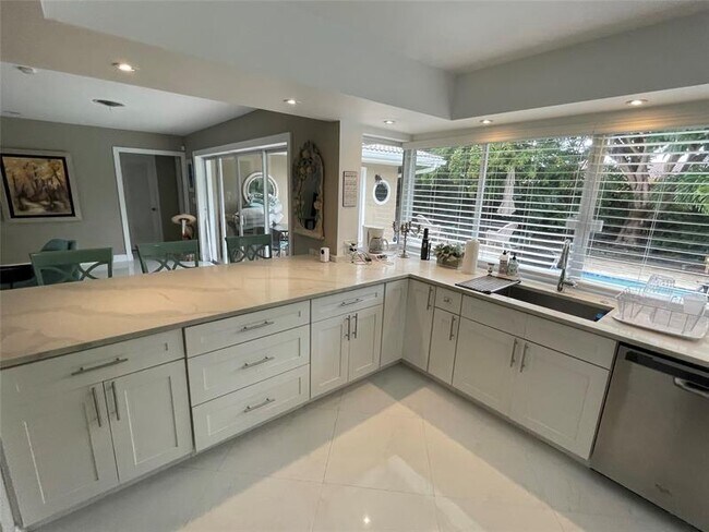 Photo - 2050 NE 62nd St