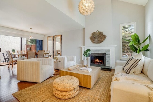 Photo - 402 Hogarth Terrace