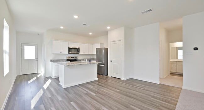 Photo - 524 Halifax Ct