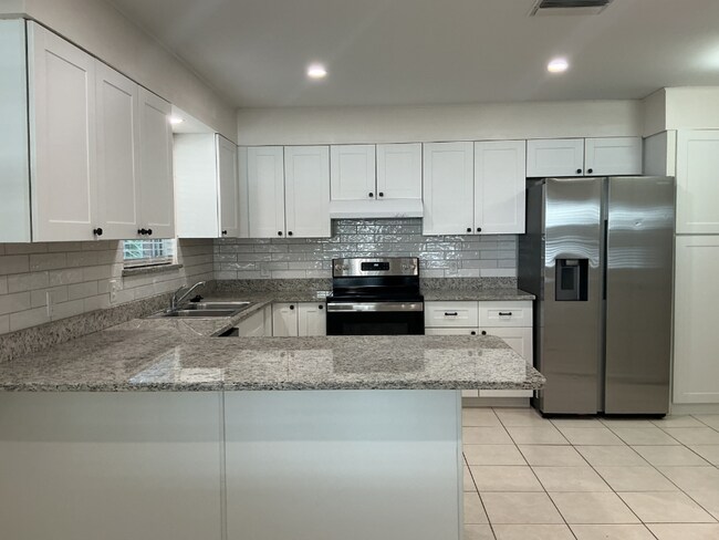 Photo - Lake Hollingsworth Area 3/2 – Updated & Move-In Ready