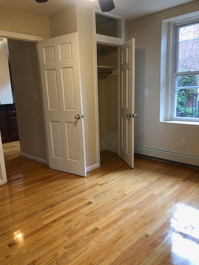 383 Hanover St Unit 3