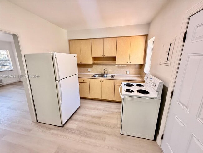 3790 SW 27th St Unit 3790