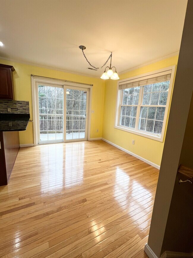 262 Littleton Rd Townhome For Rent in Chelmsford, MA