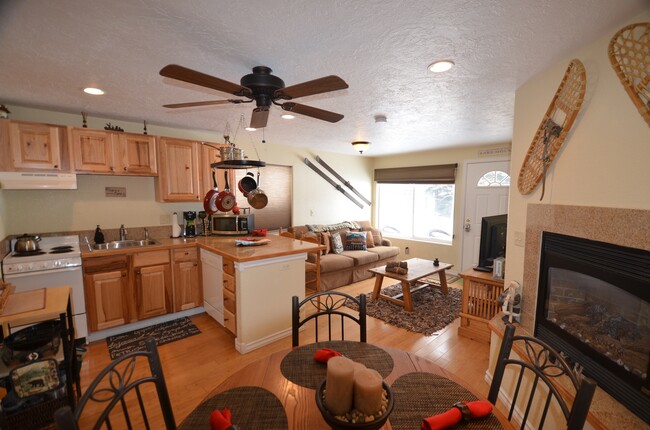 Photo - 410 Tenderfoot St