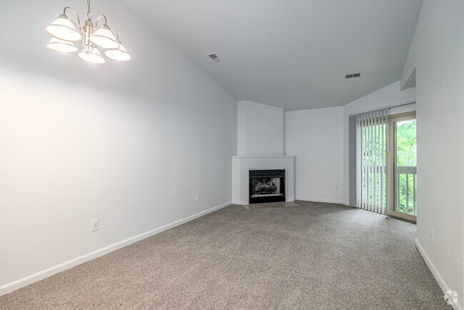 2BR, 1BA - 981SF - Living Room