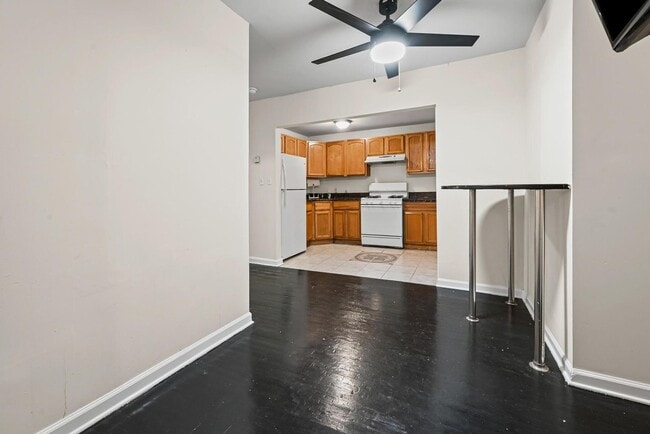 Building Photo - 1-24 Beach 27th St Unit 1