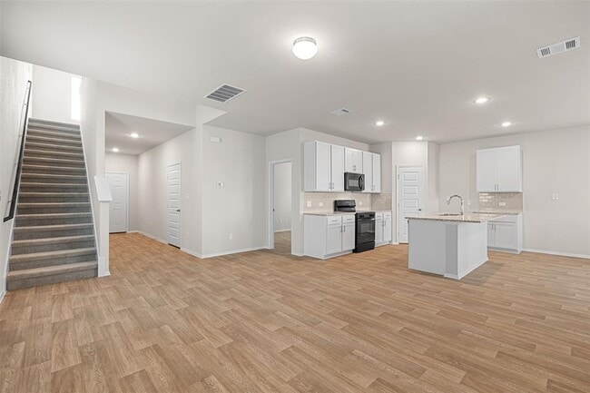 Photo - 2606 Derwent Dr