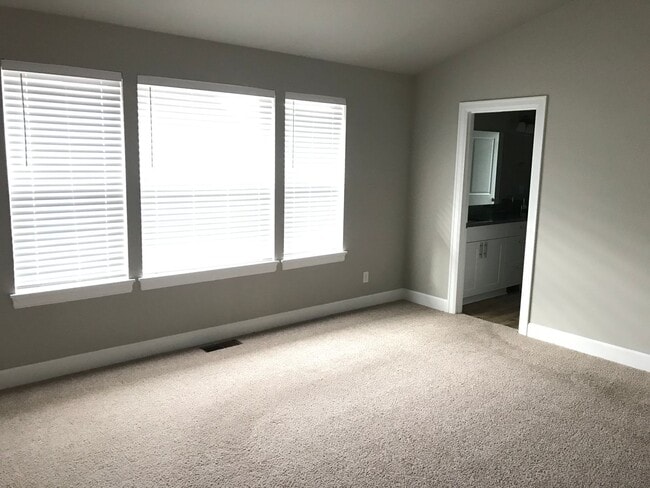 Photo - 3 Bedroom House in NW Redmond