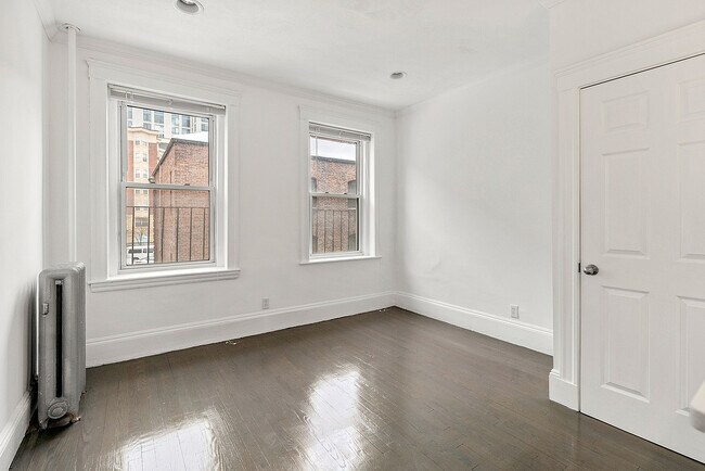 Bedroom - 51-55 Queensberry Street