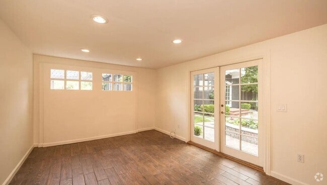 Building Photo - 1190 Hamilton Ave Rental