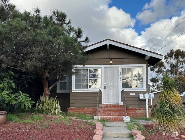 Main Front House - 1829 31st St Unit B