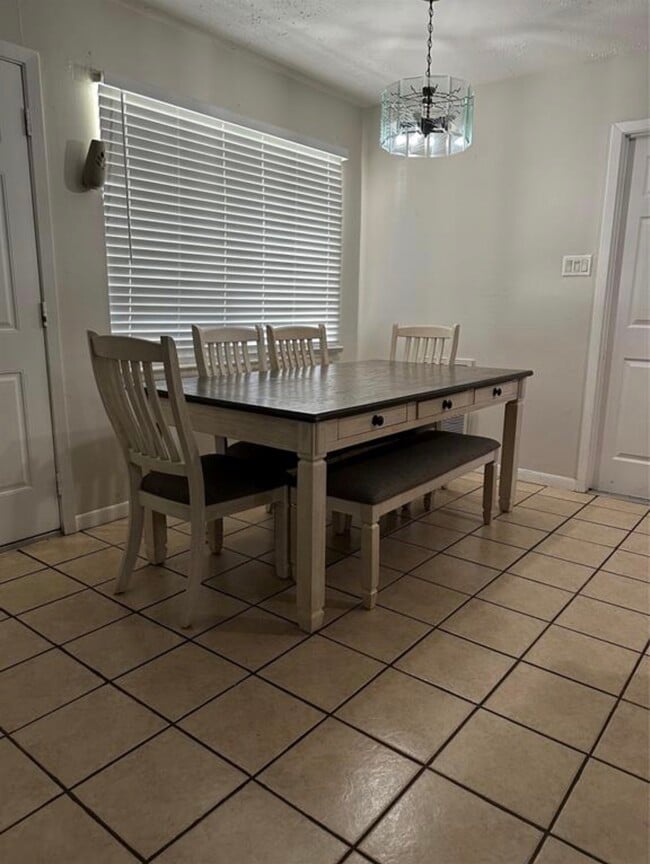 Photo - 805 Northbend Dr