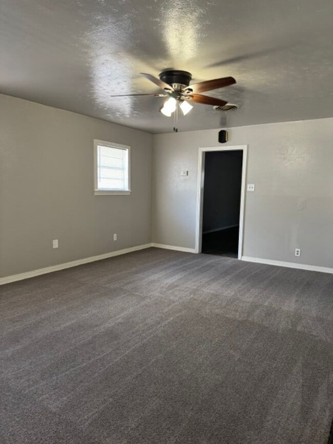 Photo - Cute 3 bedroom off in Gables Area!