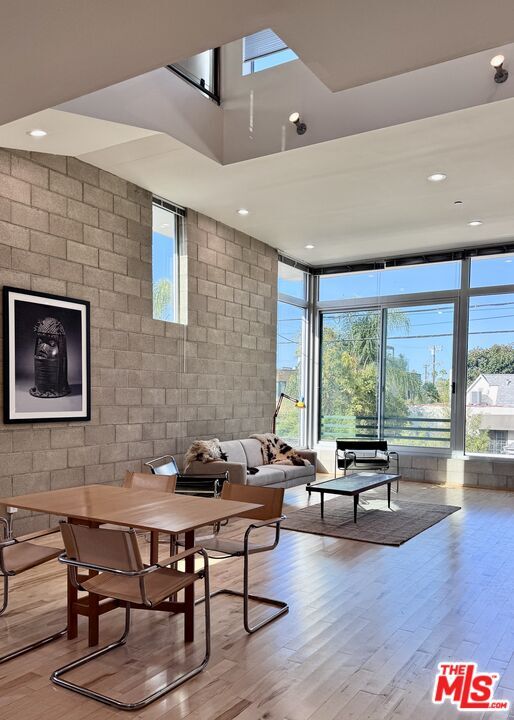 Building Photo - 717 Highland Ave